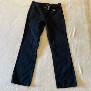 Men’s Tommy Hilfiger dress khaki pant. 30/32. Used in great condition.Dark Blue
